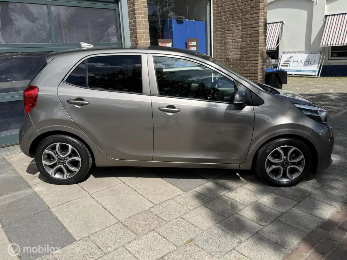 1.0 MPi | Cruise | Camera | 18dKm! | CarPlay |