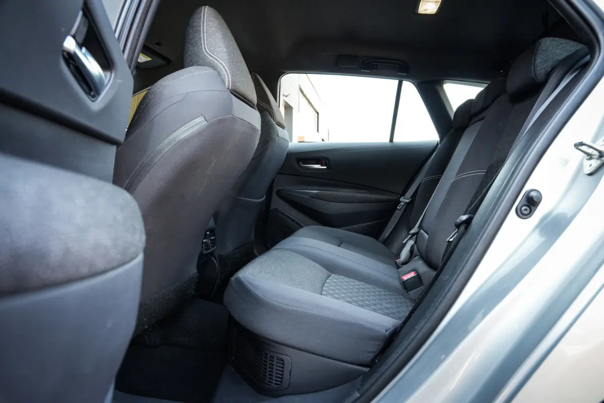 Hybrid 140 Active | CarPlay | ACC | Clima | Camera | Metallic | Navi | Dealer ond. |