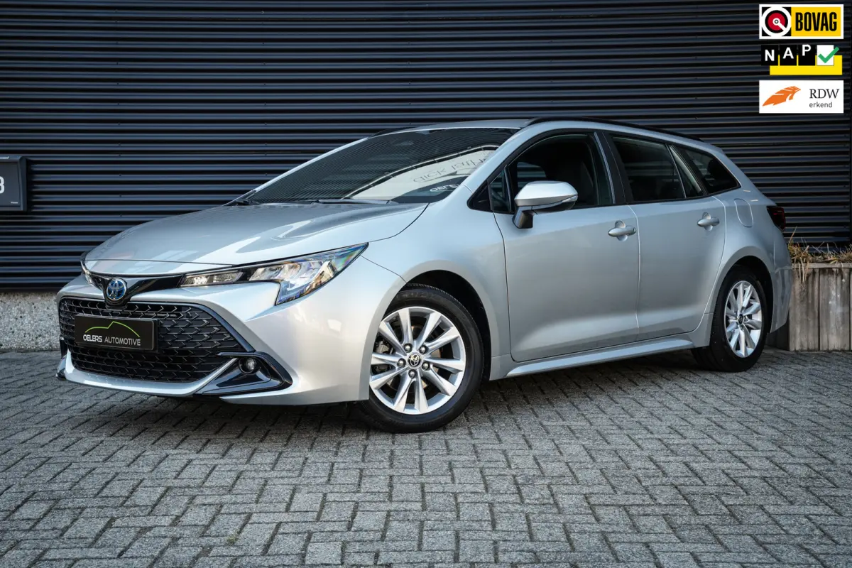 Hybrid 140 Active | CarPlay | ACC | Clima | Camera | Metallic | Navi | Dealer ond. |