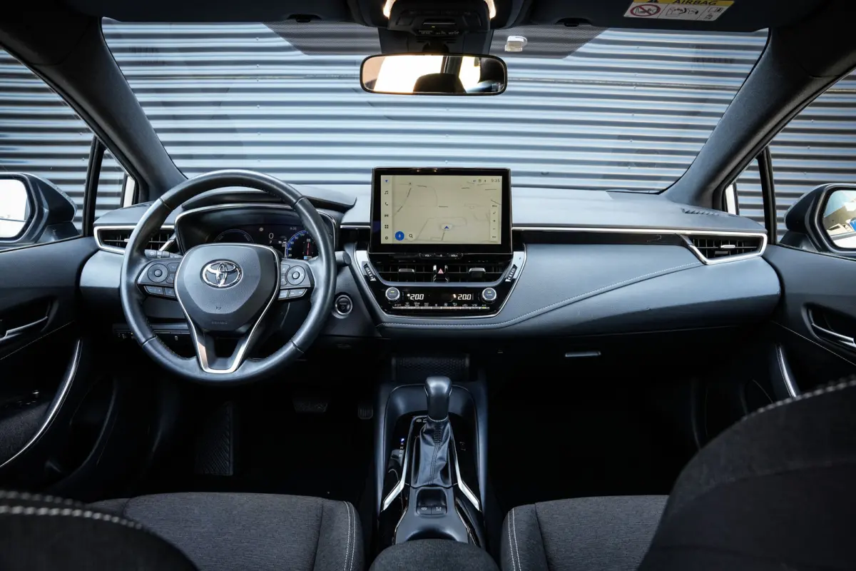 Hybrid 140 Active | CarPlay | ACC | Clima | Camera | Metallic | Navi | Dealer ond. |