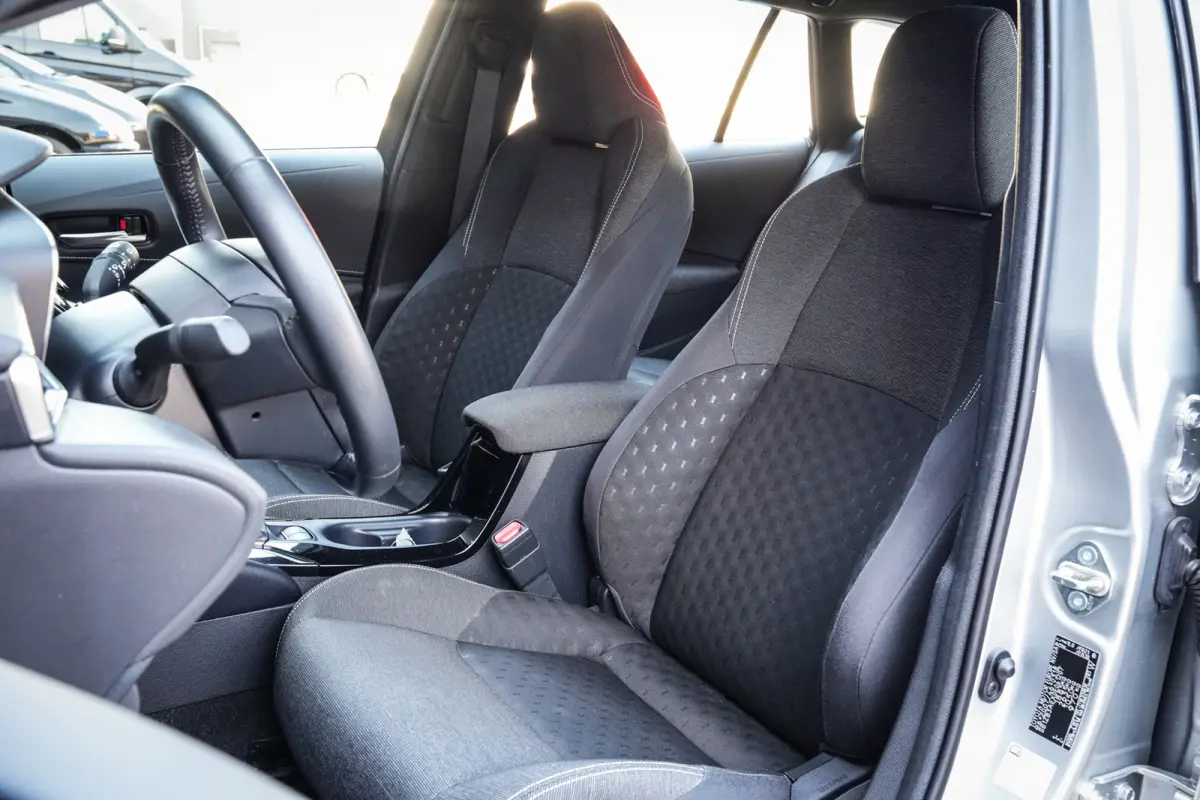 Hybrid 140 Active | CarPlay | ACC | Clima | Camera | Metallic | Navi | Dealer ond. |