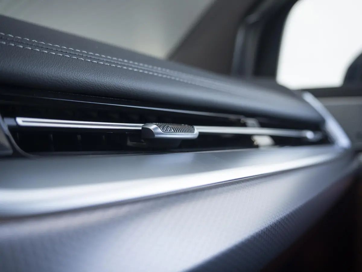 225e xDrive High Executive | M Sportpakket | Comfort Pack | Innovation Pack | Panoramadak