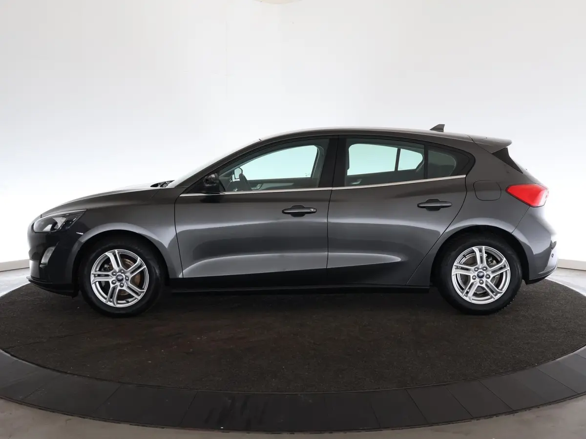 1.0 EcoBoost Trend Business | 125PK | Airco | Achteruitrijcamera | Cruise control | Apple Carplay/Android Auto | 17'' lichtmetalen velgen | Parkeersensoren