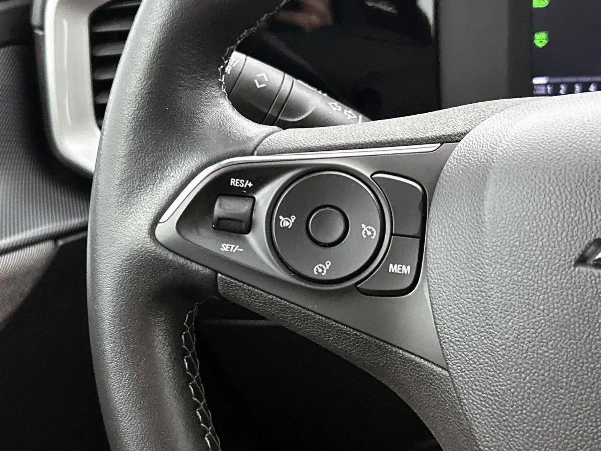 1.2 100pk Level 2 | Achteruitrijcamera | Navigatie | AppleCarPlay / Android Auto | Airco