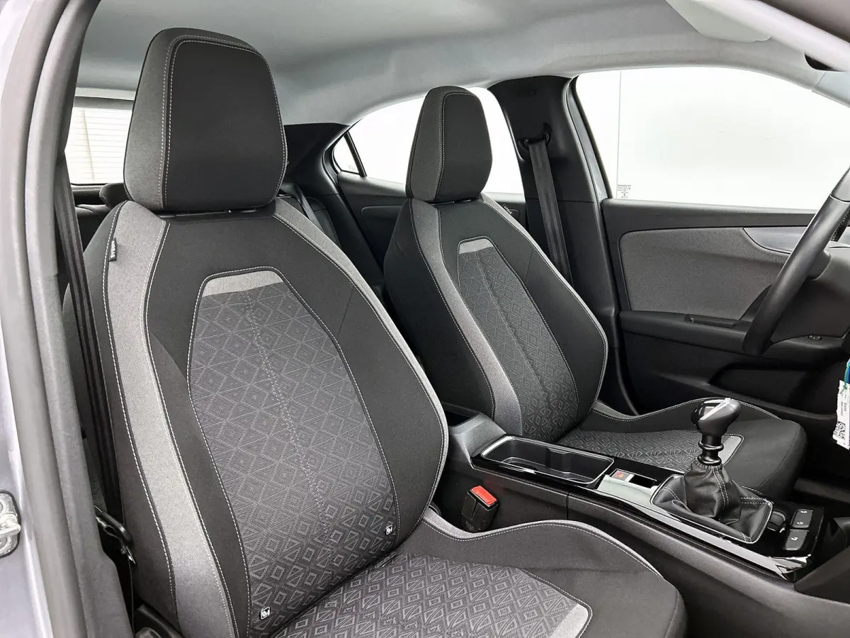 1.2 100pk Level 2 | Achteruitrijcamera | Navigatie | AppleCarPlay / Android Auto | Airco