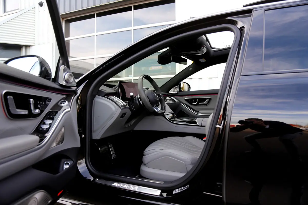 AMG 63 S E Performance 802PK Lang*BTW*Business Class pakket!/Carbon/Chauffeurspakket/Act. Sfeer/4D Burmester/Digital Light/Softclose/Achterasbest./Airmatic/Massage V+A/Stoelverw.V+A/Stoelkoe