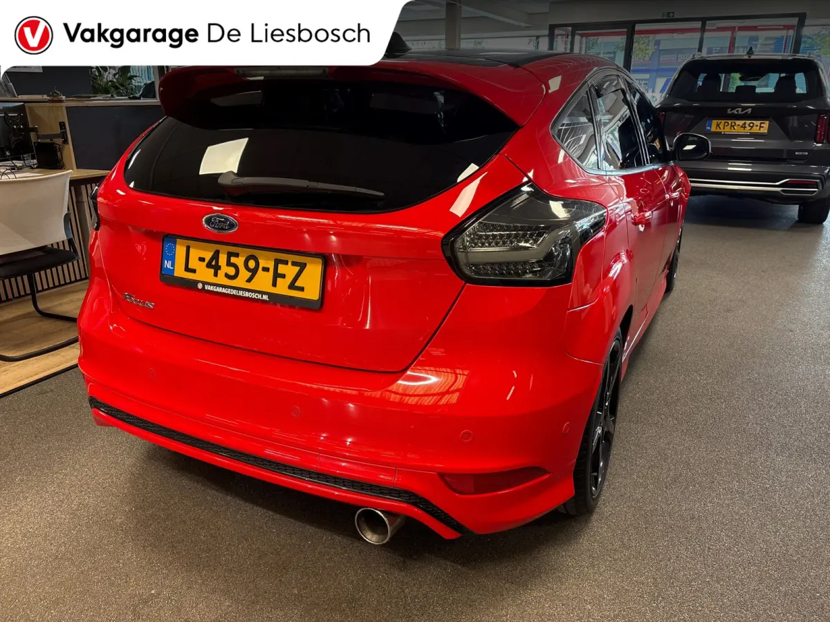 1.5 Red Edition / navi / cruisecontrol / nieuwe motor / super nette staat