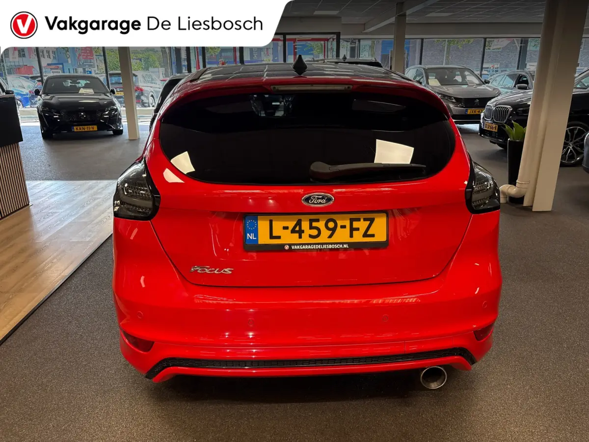 1.5 Red Edition / navi / cruisecontrol / nieuwe motor / super nette staat
