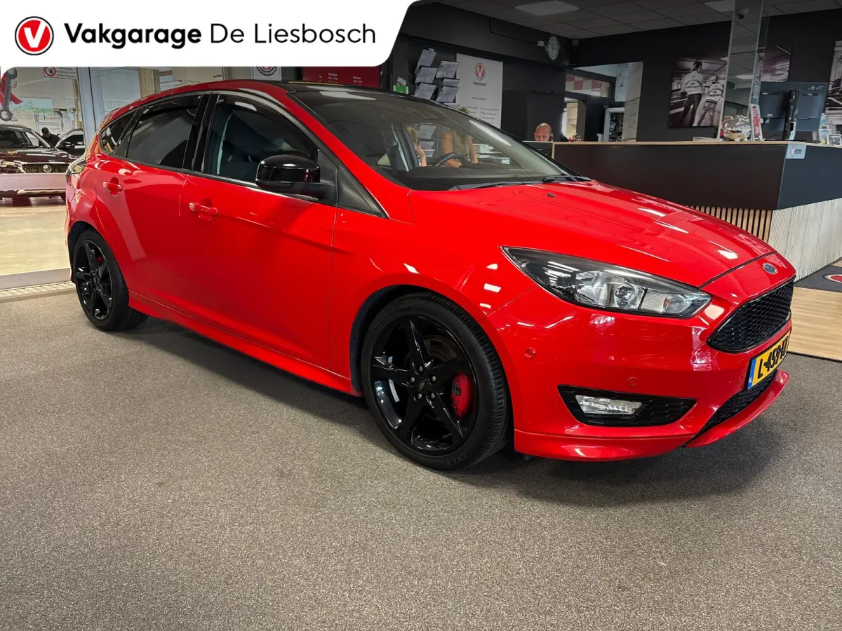 1.5 Red Edition / navi / cruisecontrol / nieuwe motor / super nette staat