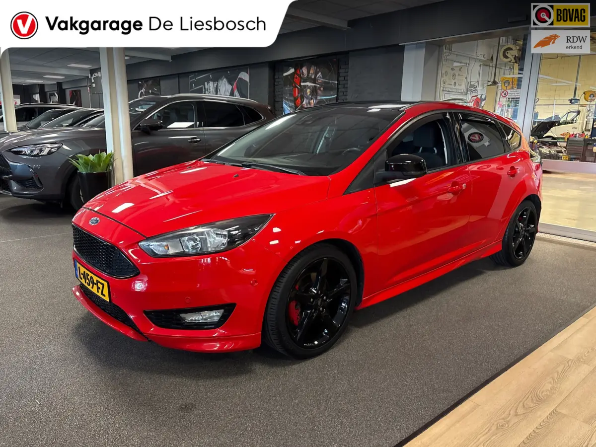 1.5 Red Edition / navi / cruisecontrol / nieuwe motor / super nette staat