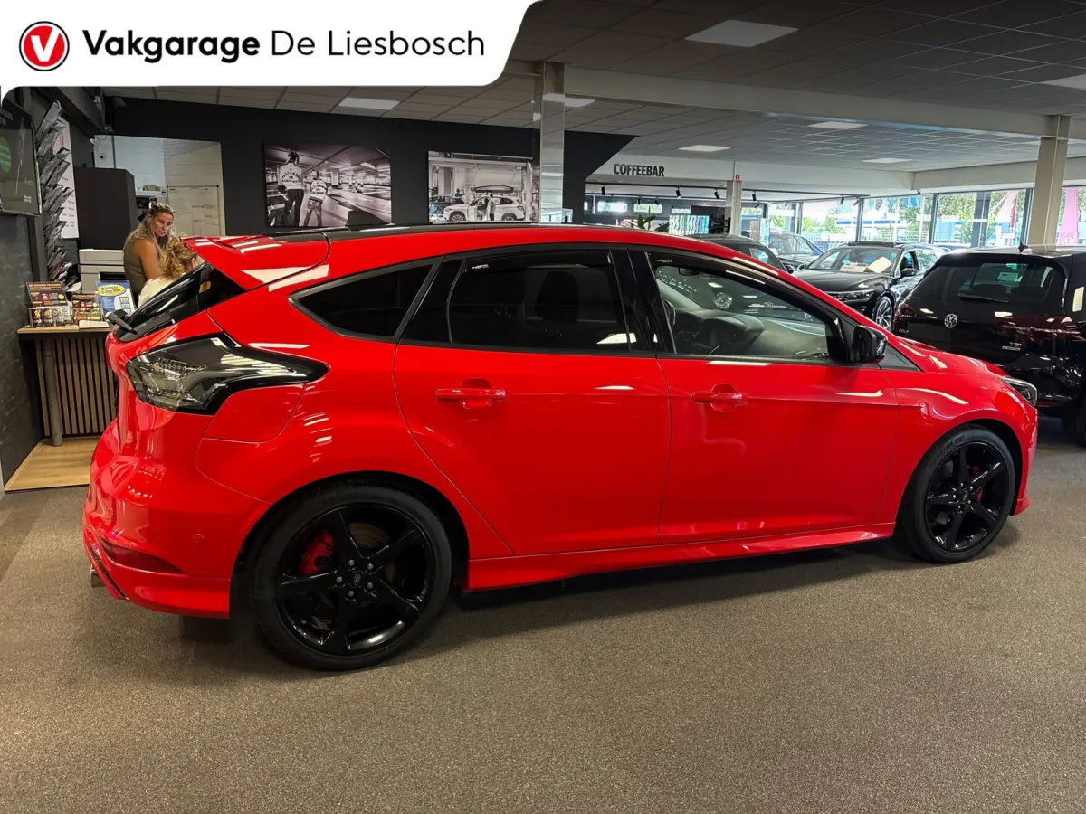 1.5 Red Edition / navi / cruisecontrol / nieuwe motor / super nette staat
