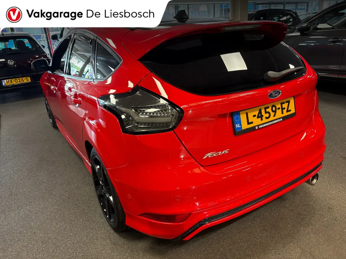1.5 Red Edition / navi / cruisecontrol / nieuwe motor / super nette staat