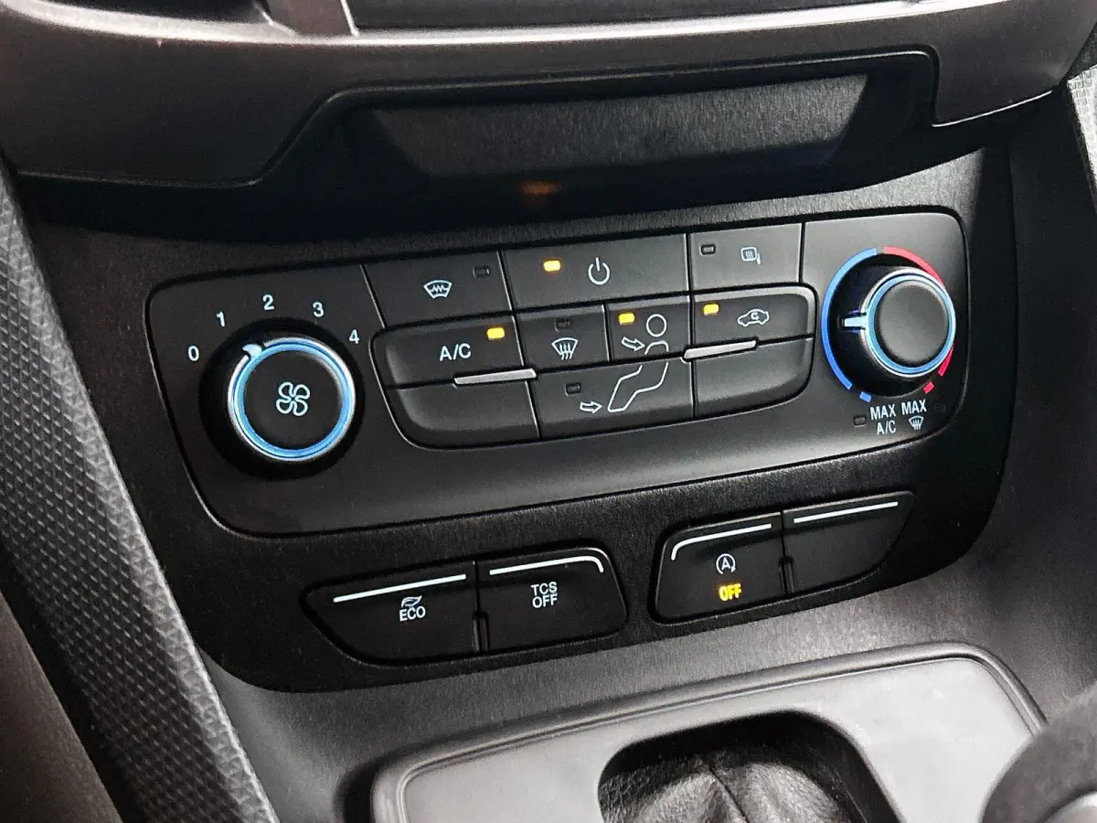 1.5 EcoBlue Automaat L2 Trend Navigatie Airco Parkeersensoren Cruise Control 3Zits Camera DAB+