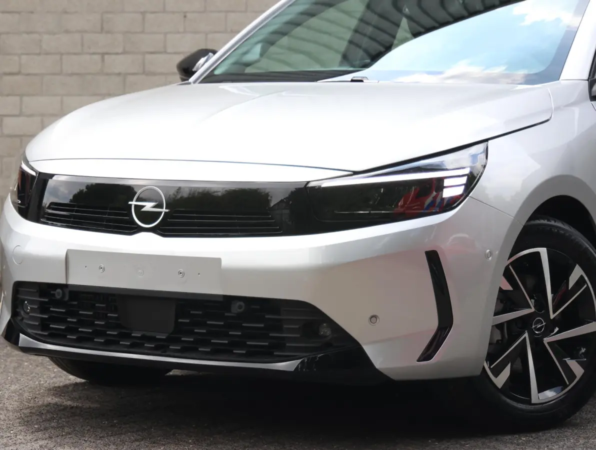 1.2 Turbo Edition | Stoel en stuurverwarming | Armsteun | Camera en parkeersensoren voor en achter | Dodehoeksignalering
