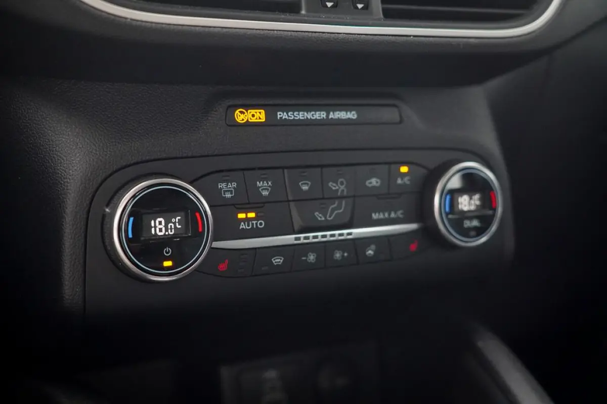 2.5 PHEV Cool & Connect / Magnetic Grey Metallic / Incl BTW