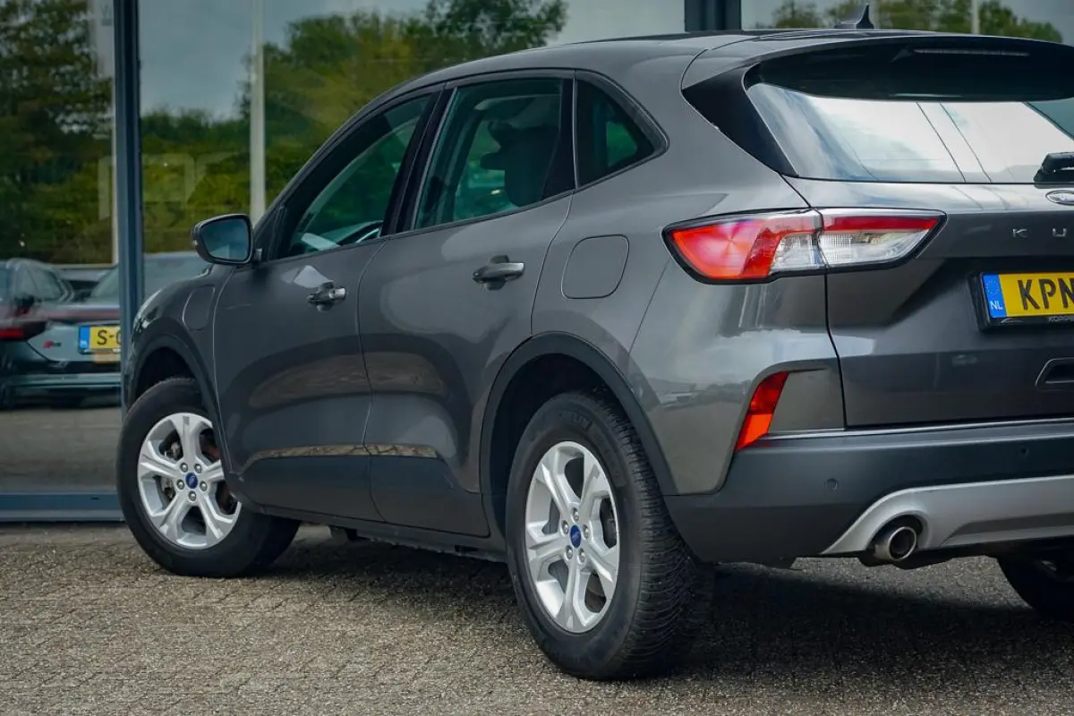 2.5 PHEV Cool & Connect / Magnetic Grey Metallic / Incl BTW
