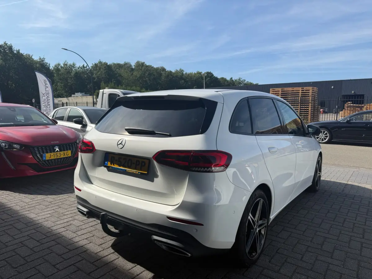 200 Business Solution Luxury | 1E EIGENAAR | 3/6/12MND GARANTIE | AUTOMAAT | LED | CRUISE | DAB | NAVI | CARPLAY | TREKHAAK |