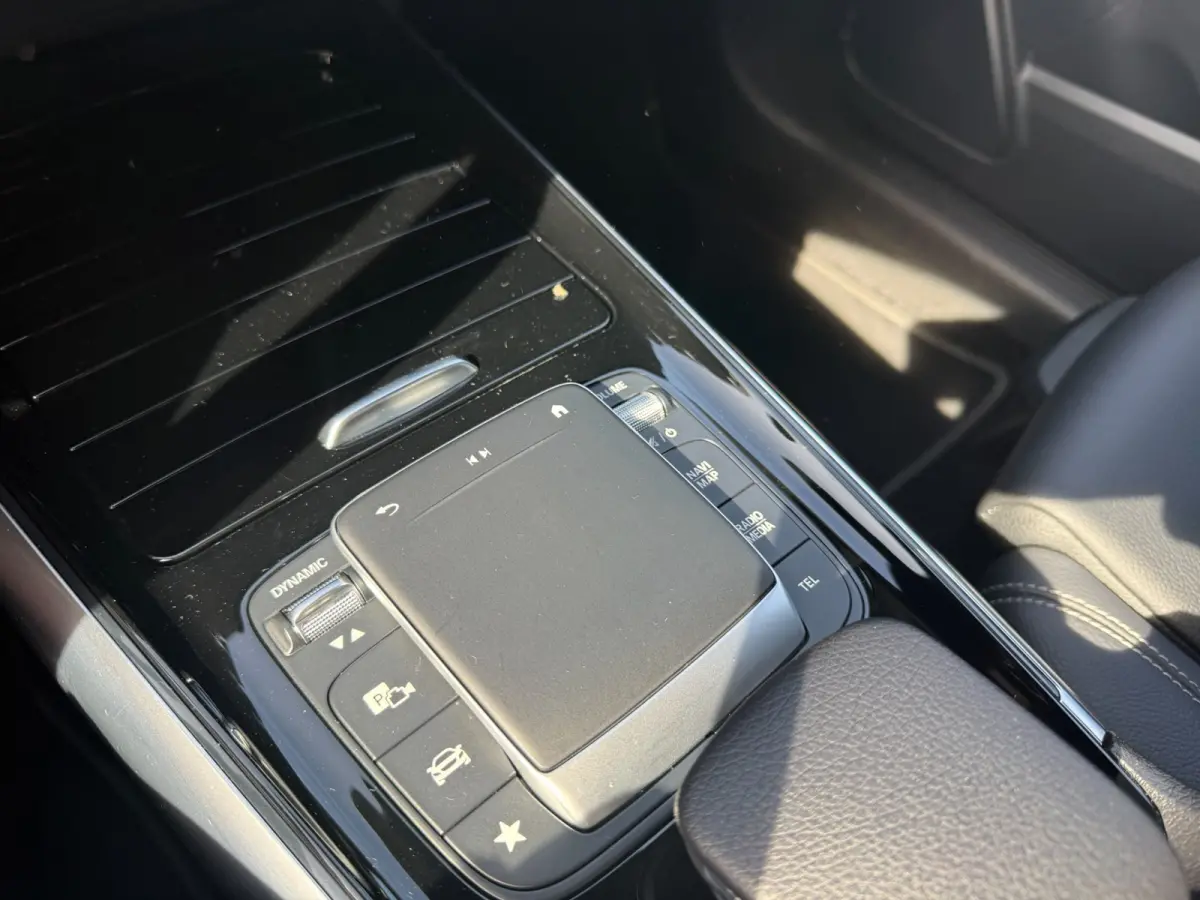 200 Business Solution Luxury | 1E EIGENAAR | 3/6/12MND GARANTIE | AUTOMAAT | LED | CRUISE | DAB | NAVI | CARPLAY | TREKHAAK |