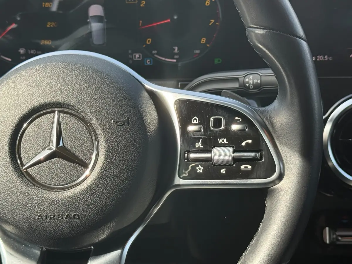 200 Business Solution Luxury | 1E EIGENAAR | 3/6/12MND GARANTIE | AUTOMAAT | LED | CRUISE | DAB | NAVI | CARPLAY | TREKHAAK |