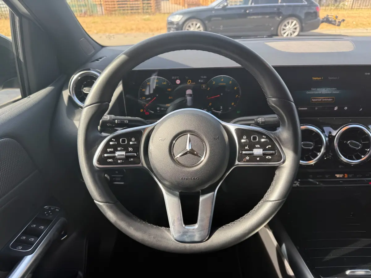200 Business Solution Luxury | 1E EIGENAAR | 3/6/12MND GARANTIE | AUTOMAAT | LED | CRUISE | DAB | NAVI | CARPLAY | TREKHAAK |
