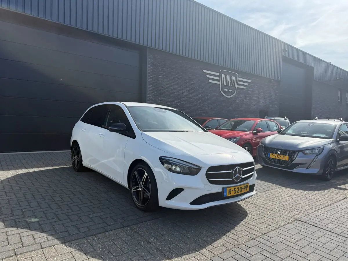 200 Business Solution Luxury | 1E EIGENAAR | 3/6/12MND GARANTIE | AUTOMAAT | LED | CRUISE | DAB | NAVI | CARPLAY | TREKHAAK |