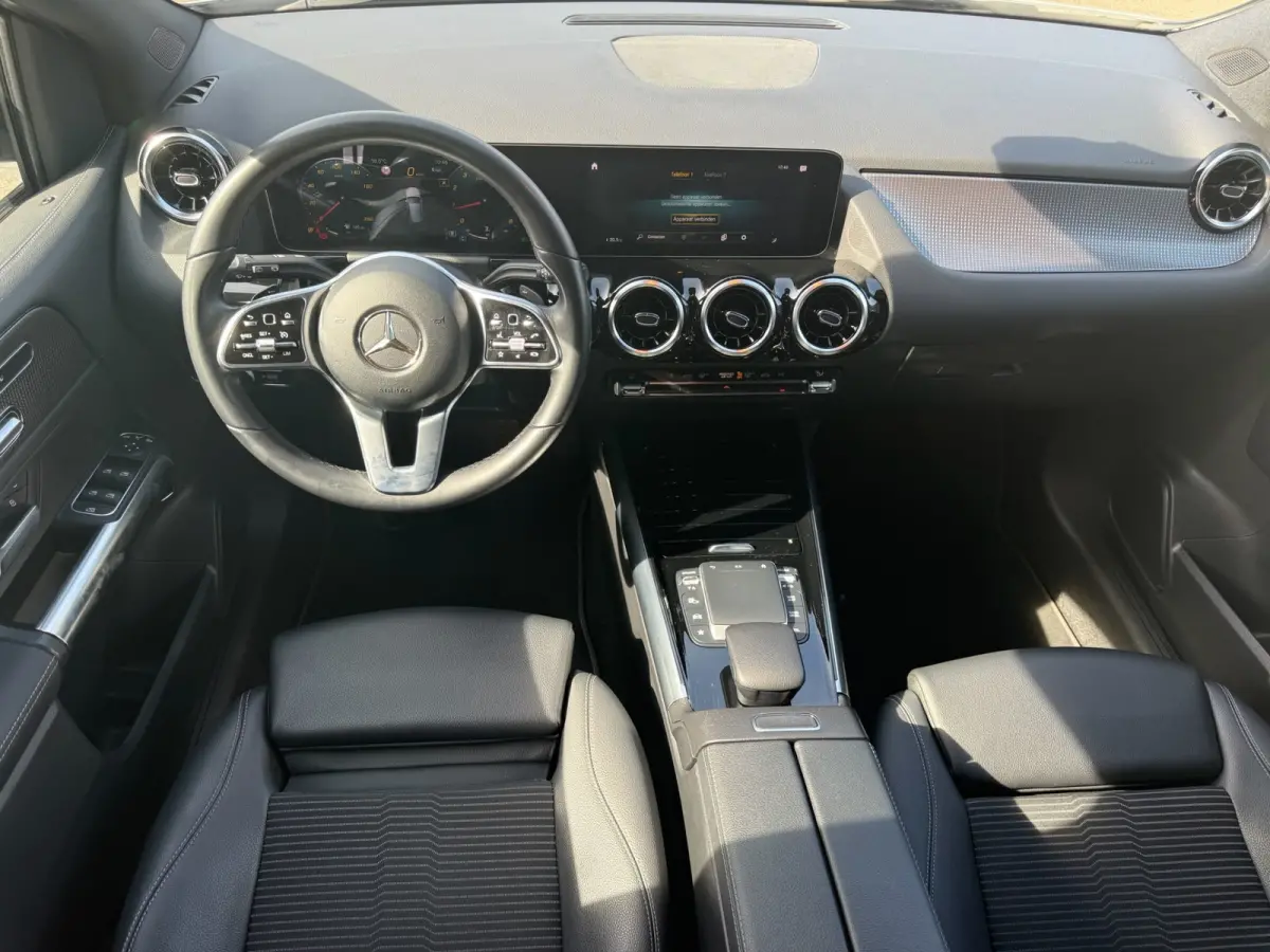 200 Business Solution Luxury | 1E EIGENAAR | 3/6/12MND GARANTIE | AUTOMAAT | LED | CRUISE | DAB | NAVI | CARPLAY | TREKHAAK |