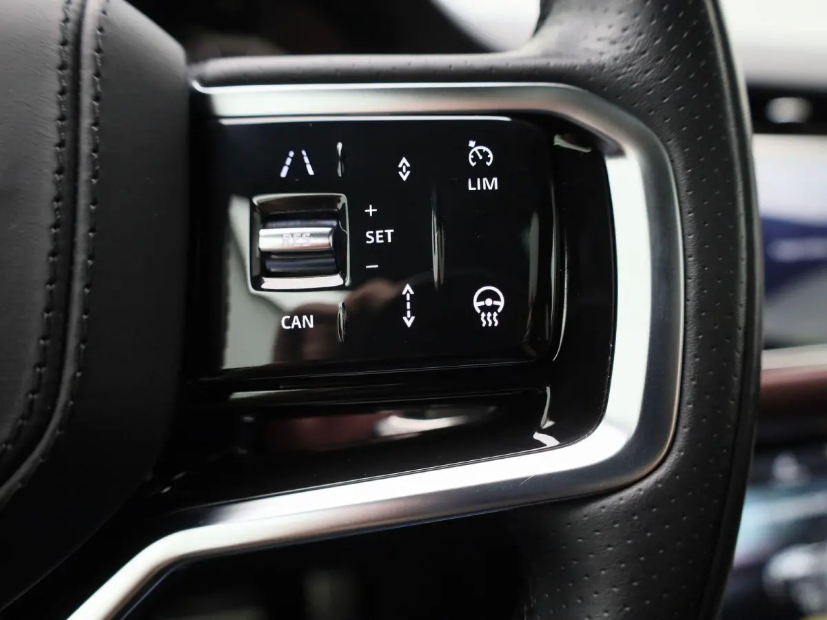 1.5 P300e AWD R-Dynamic HSE | PANODAK-SCHUIFDAK | MERIDIAN AUDIO | BLACK PACK | COLD CLIMATE PACK