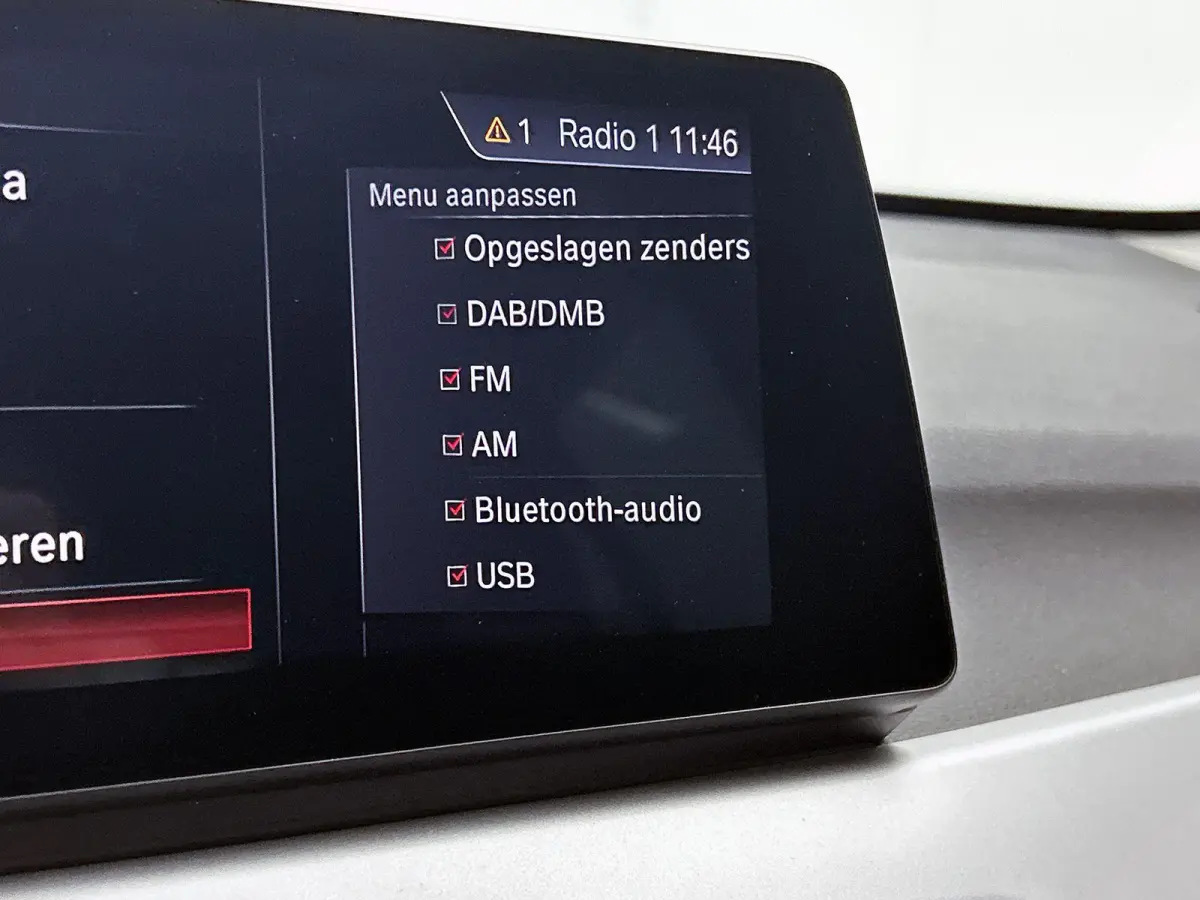 xDrive25e | Automaat | Achteruitrijcamera | Parkeersensoren | Stoelverwarming |