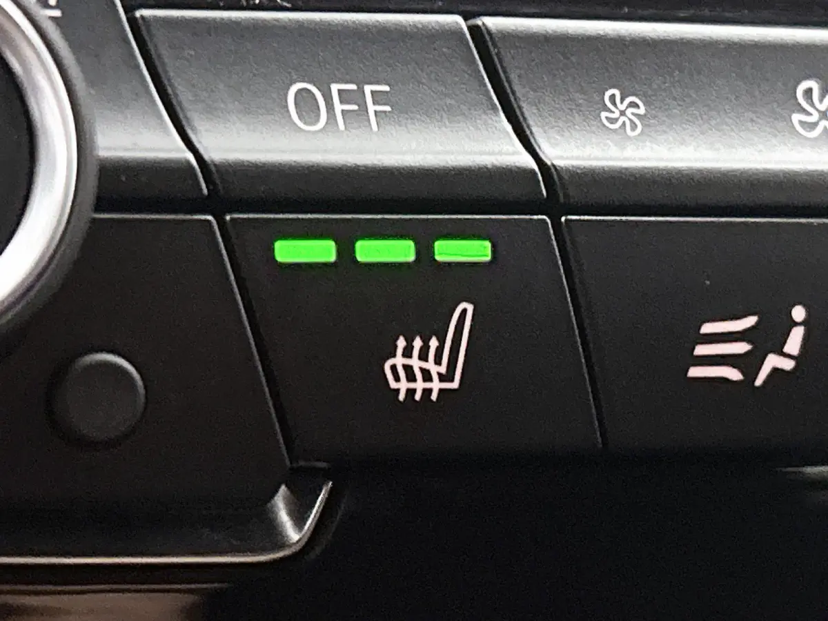 xDrive25e | Automaat | Achteruitrijcamera | Parkeersensoren | Stoelverwarming |