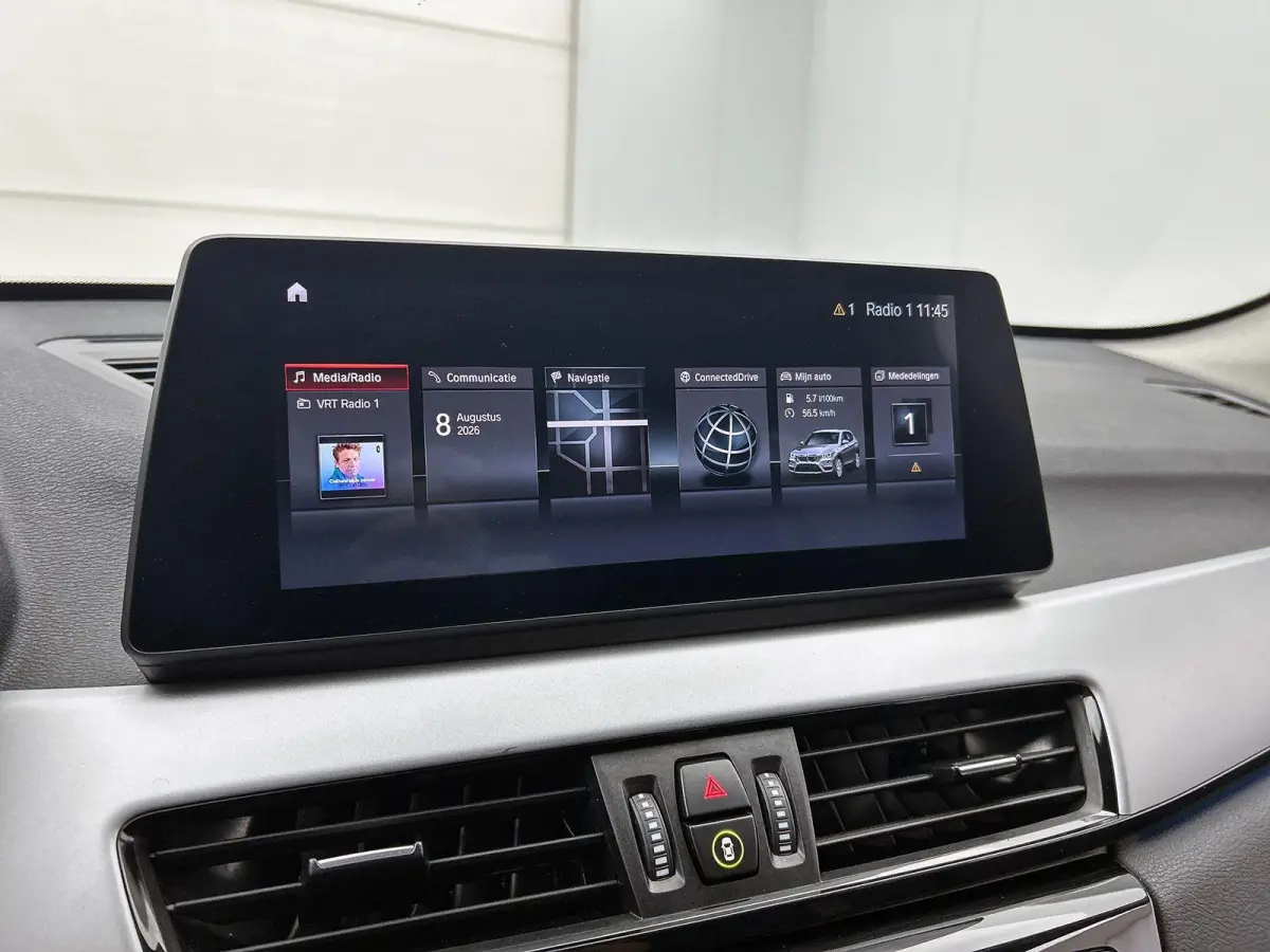 xDrive25e | Automaat | Achteruitrijcamera | Parkeersensoren | Stoelverwarming |