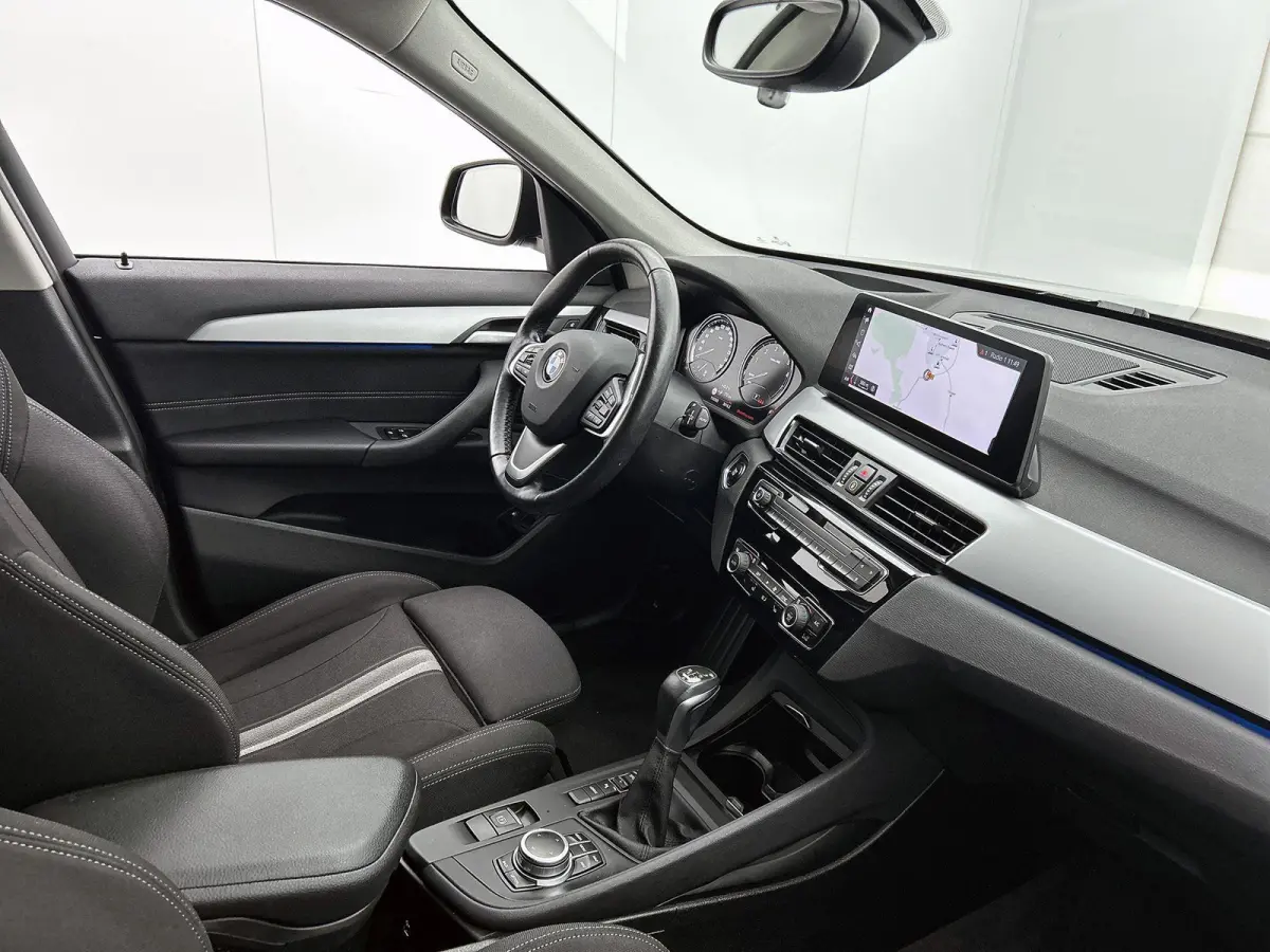 xDrive25e | Automaat | Achteruitrijcamera | Parkeersensoren | Stoelverwarming |