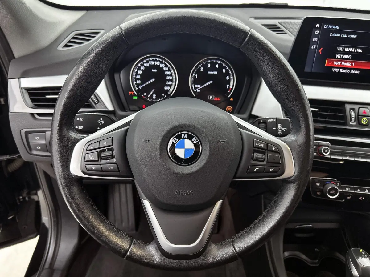 xDrive25e | Automaat | Achteruitrijcamera | Parkeersensoren | Stoelverwarming |