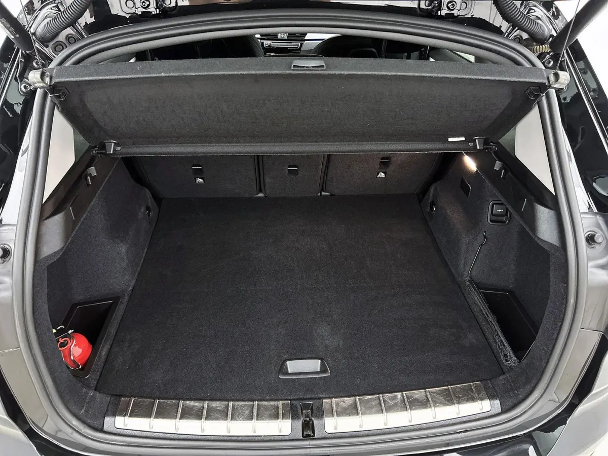 xDrive25e | Automaat | Achteruitrijcamera | Parkeersensoren | Stoelverwarming |