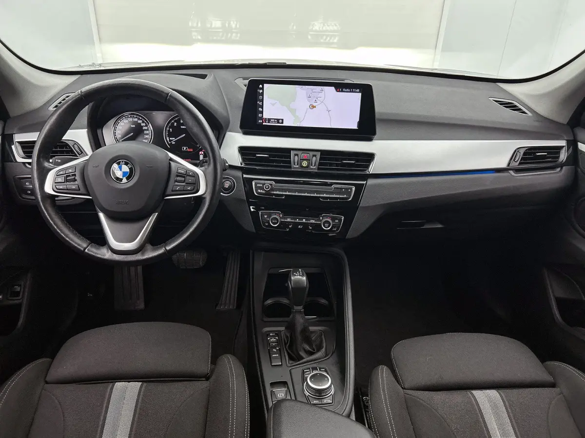 xDrive25e | Automaat | Achteruitrijcamera | Parkeersensoren | Stoelverwarming |