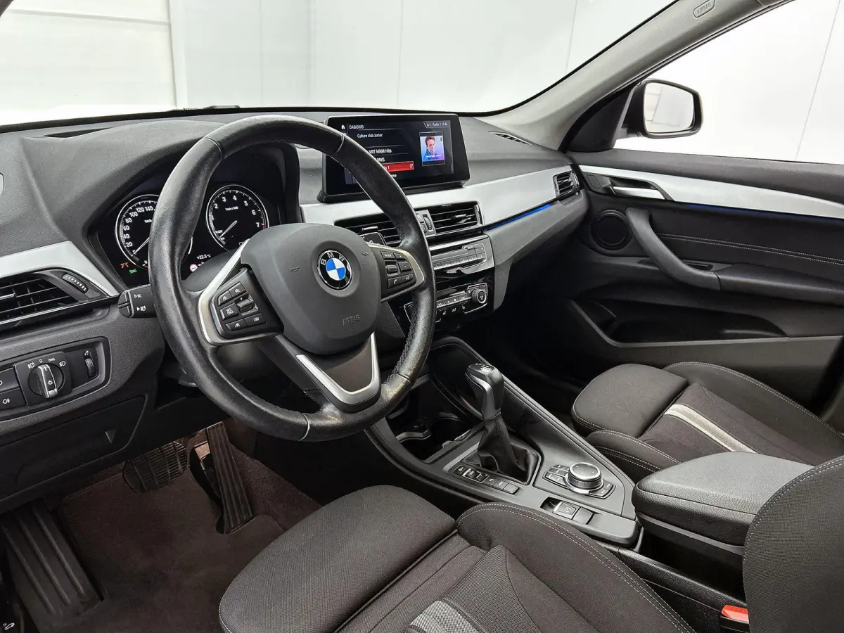 xDrive25e | Automaat | Achteruitrijcamera | Parkeersensoren | Stoelverwarming |