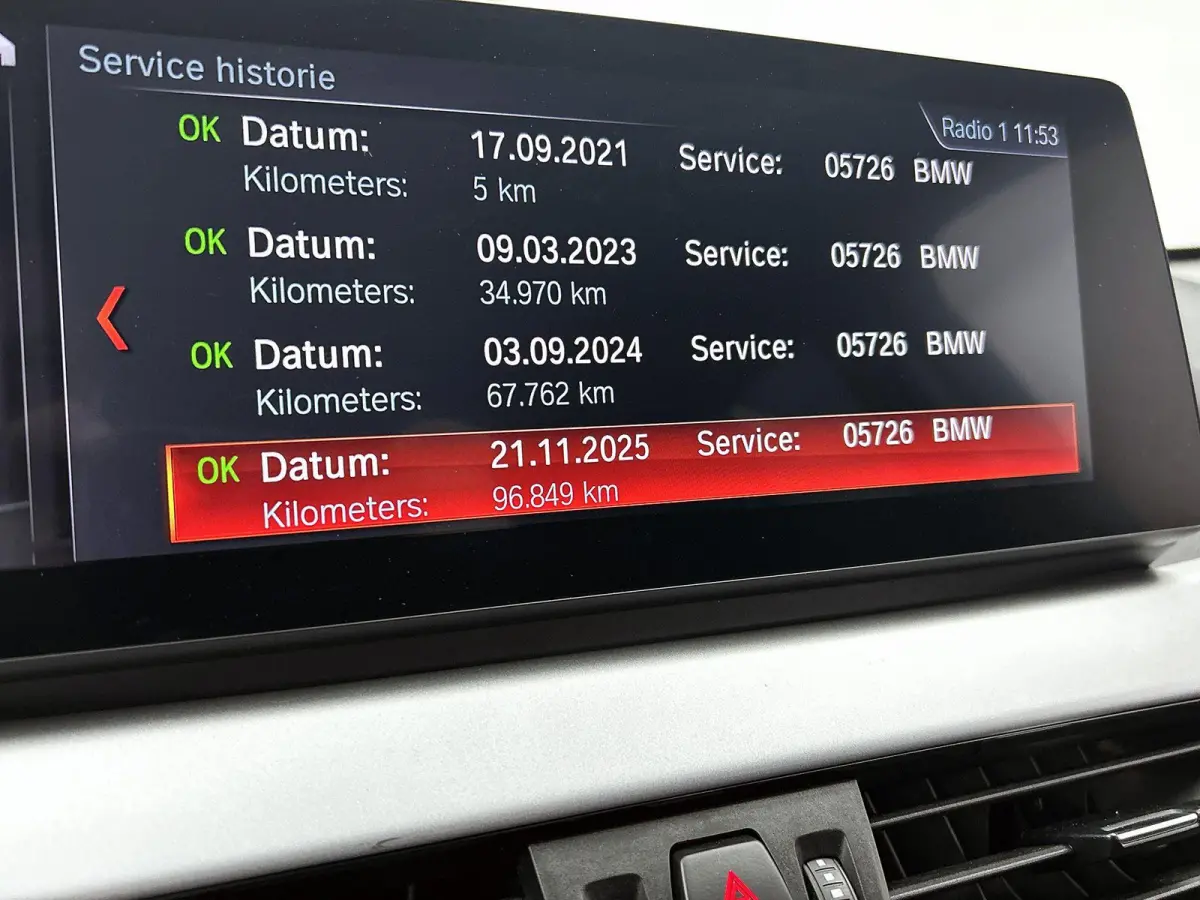 xDrive25e | Automaat | Achteruitrijcamera | Parkeersensoren | Stoelverwarming |