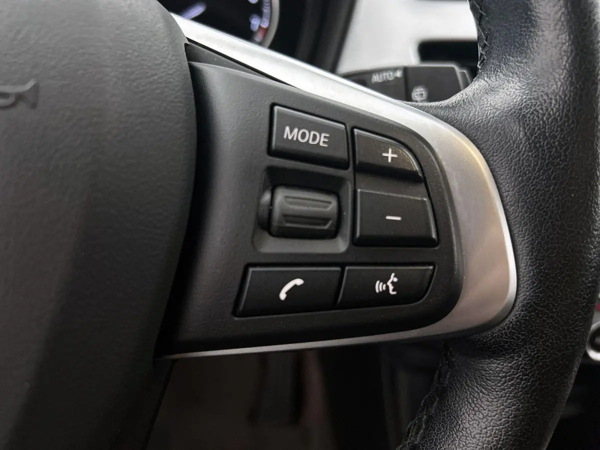 xDrive25e | Automaat | Achteruitrijcamera | Parkeersensoren | Stoelverwarming |