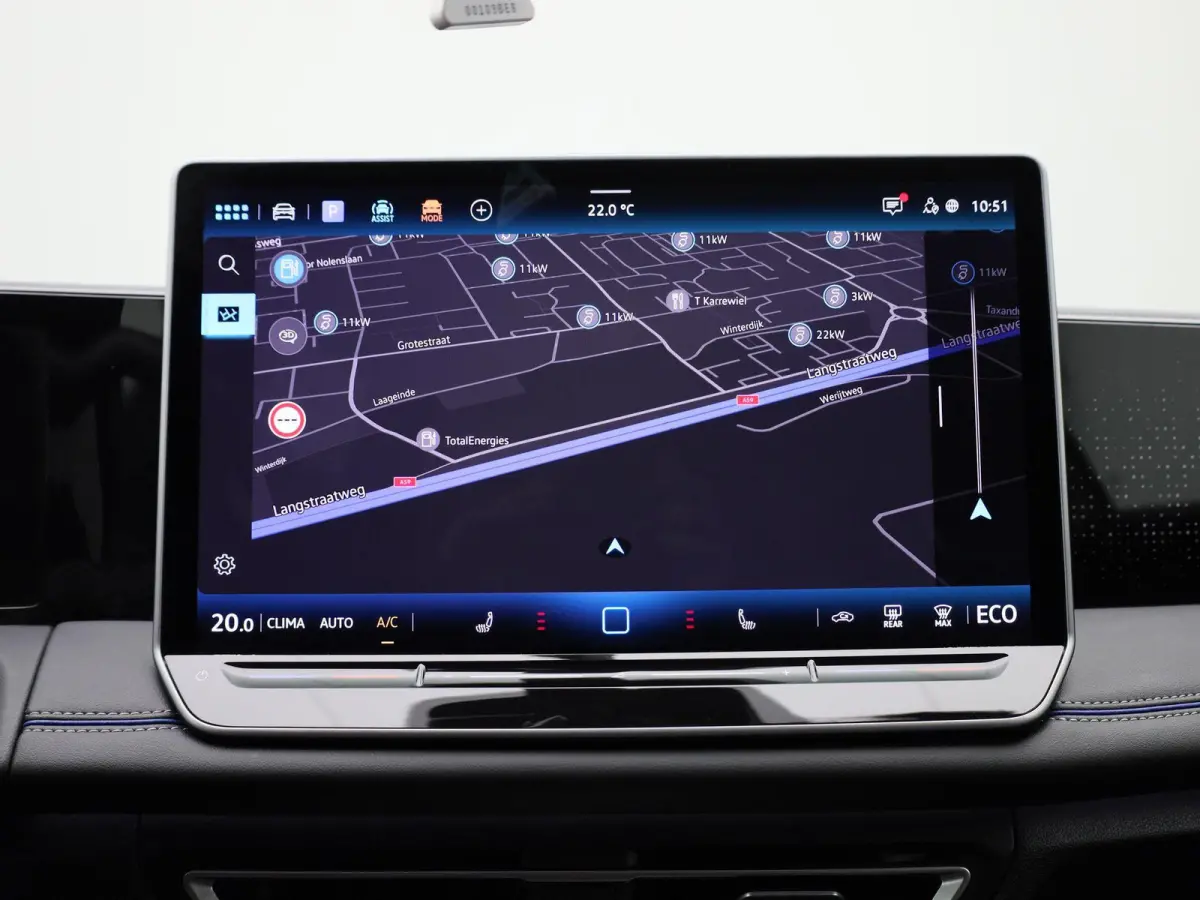 1.5 eHybrid R-Line Edition 272 PK| Soh 100% | Trekhaak | 360 Camera | Navigatie Groot | Head-Updisplay | LED Matrix | Stoelverwarming | Stuurwielverwarming