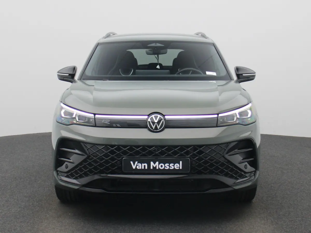 1.5 eHybrid R-Line Edition 272 PK| Soh 100% | Trekhaak | 360 Camera | Navigatie Groot | Head-Updisplay | LED Matrix | Stoelverwarming | Stuurwielverwarming