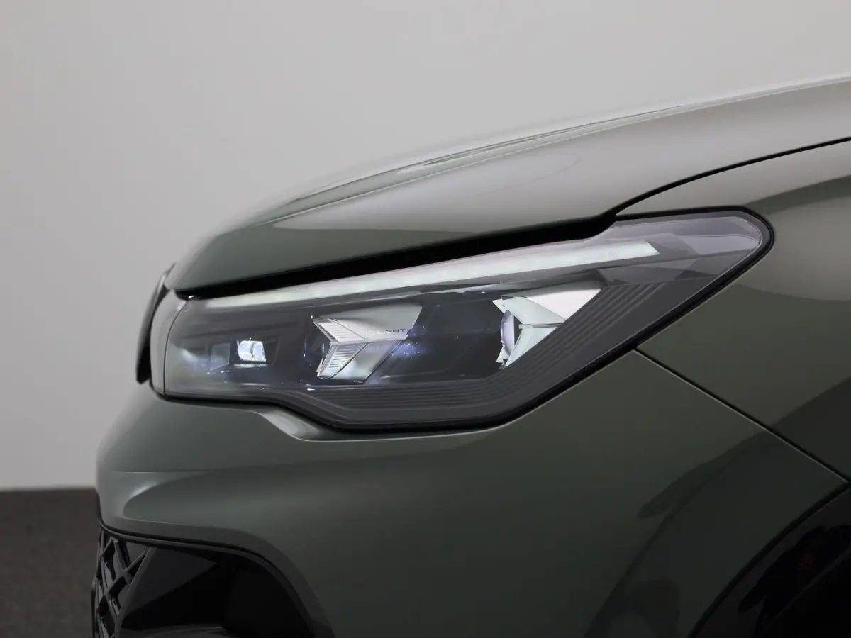 1.5 eHybrid R-Line Edition 272 PK| Soh 100% | Trekhaak | 360 Camera | Navigatie Groot | Head-Updisplay | LED Matrix | Stoelverwarming | Stuurwielverwarming