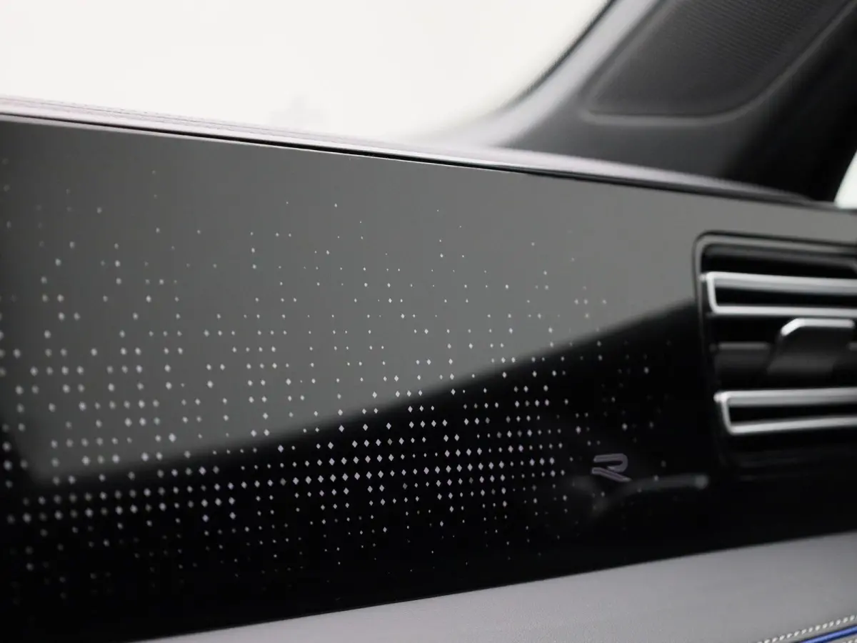 1.5 eHybrid R-Line Edition 272 PK| Soh 100% | Trekhaak | 360 Camera | Navigatie Groot | Head-Updisplay | LED Matrix | Stoelverwarming | Stuurwielverwarming