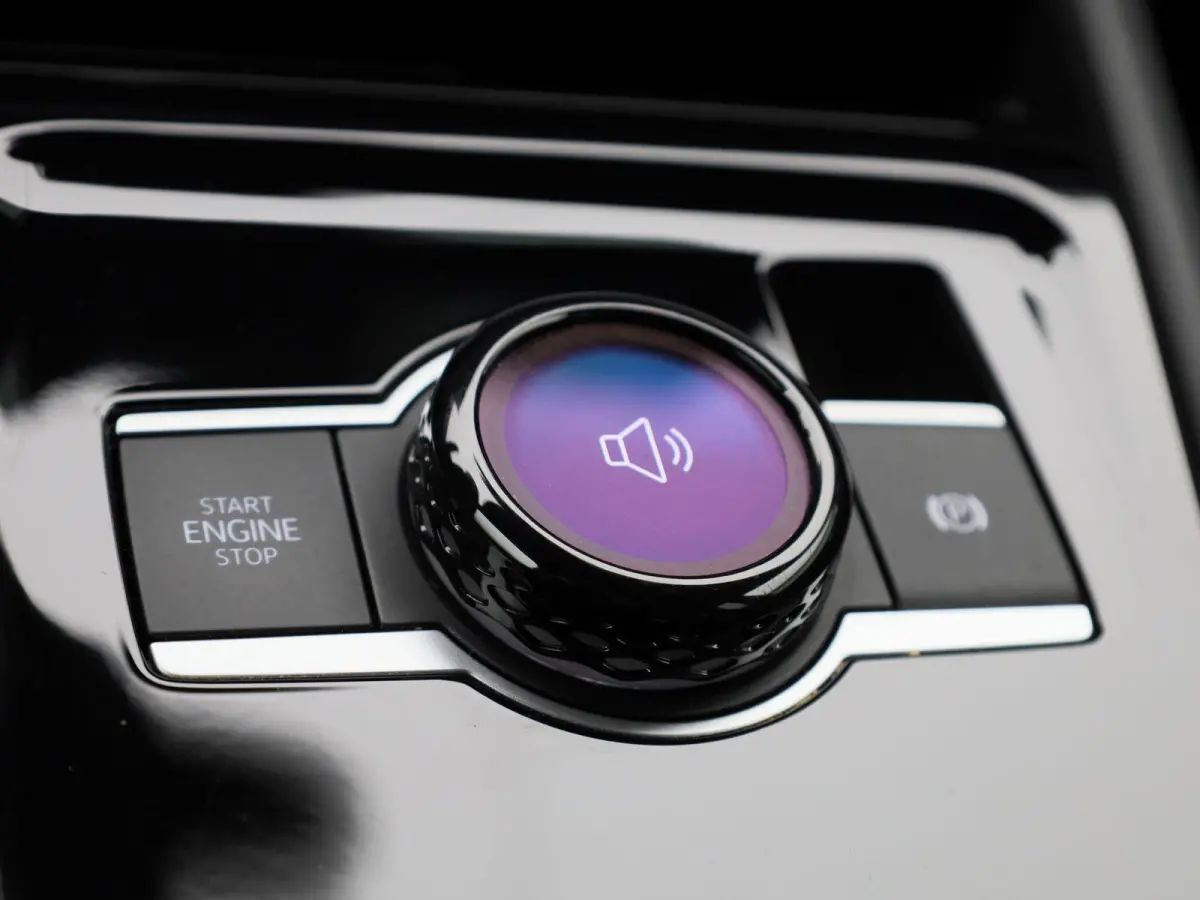 1.5 eHybrid R-Line Edition 272 PK| Soh 100% | Trekhaak | 360 Camera | Navigatie Groot | Head-Updisplay | LED Matrix | Stoelverwarming | Stuurwielverwarming