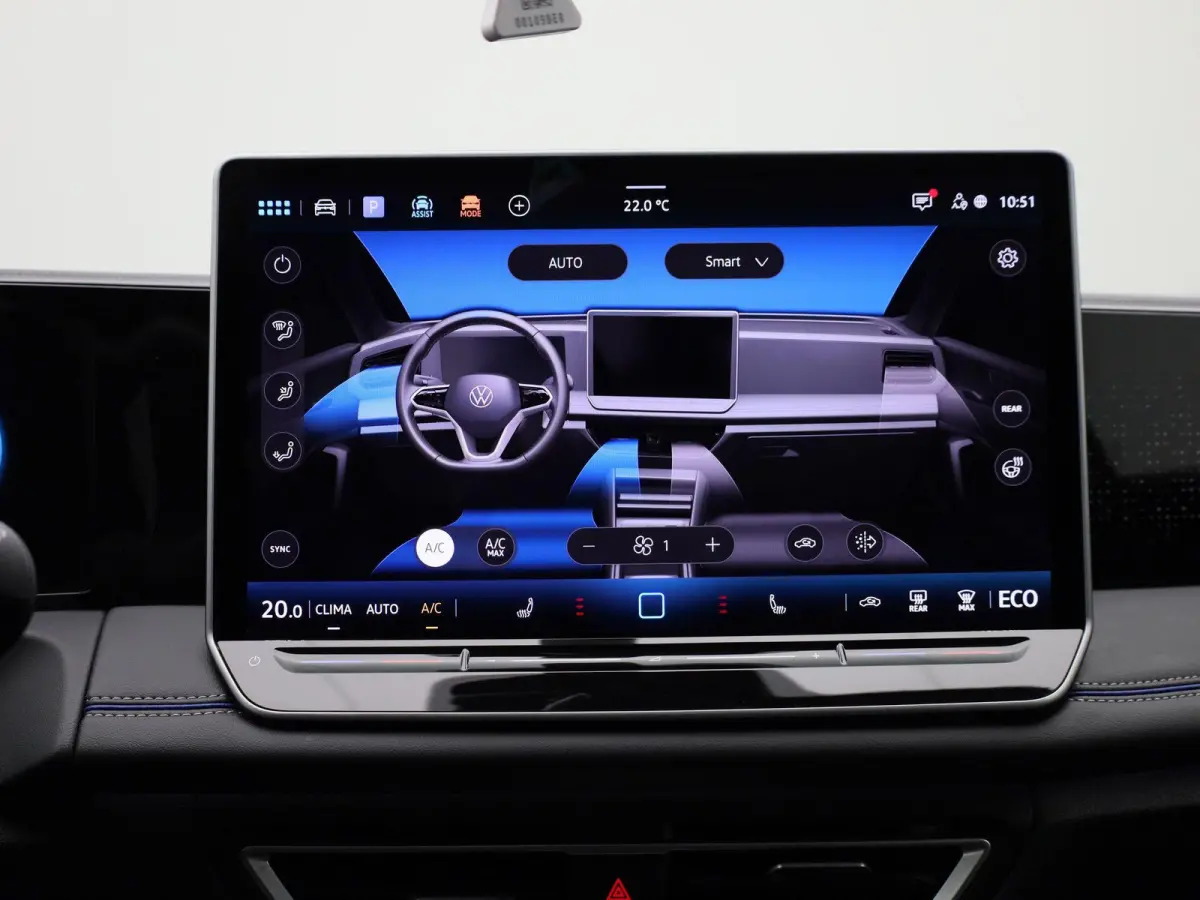 1.5 eHybrid R-Line Edition 272 PK| Soh 100% | Trekhaak | 360 Camera | Navigatie Groot | Head-Updisplay | LED Matrix | Stoelverwarming | Stuurwielverwarming