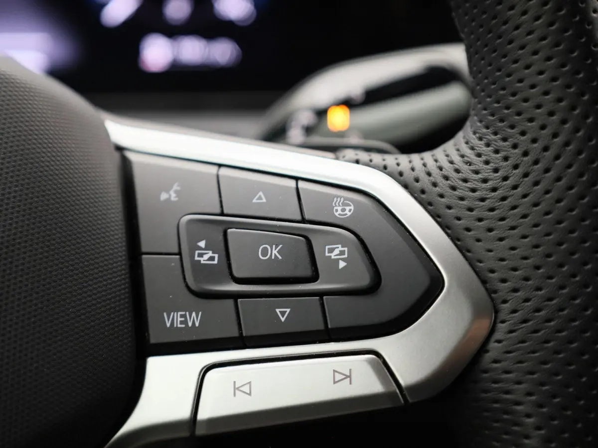 1.5 eHybrid R-Line Edition 272 PK| Soh 100% | Trekhaak | 360 Camera | Navigatie Groot | Head-Updisplay | LED Matrix | Stoelverwarming | Stuurwielverwarming