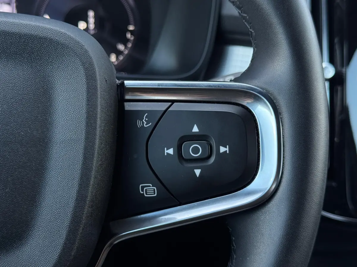 1.5 T4 Plug-in hybrid Core Bright FACELIFT M24 NAVI|CLIMATE|CAMERA|LED