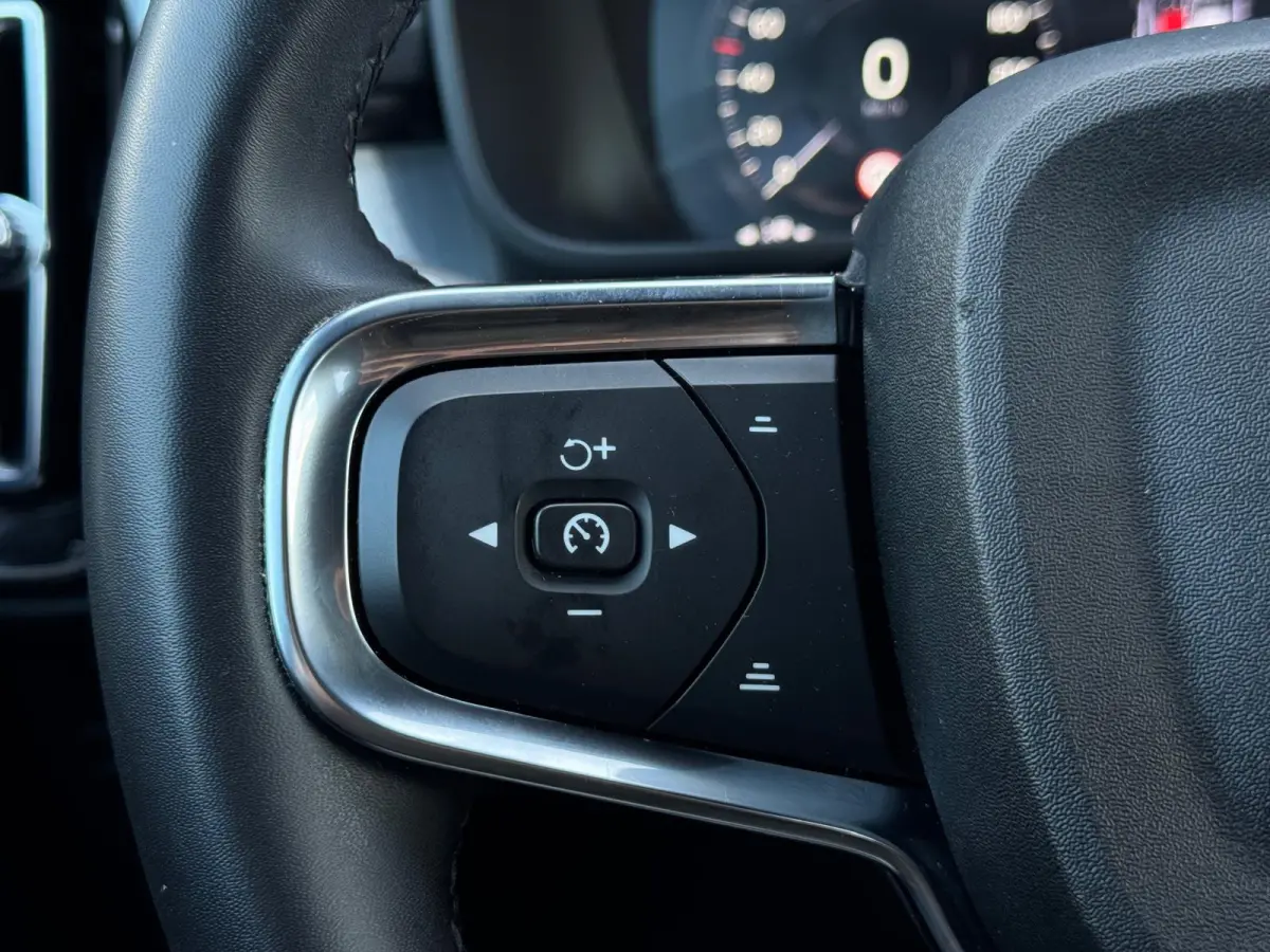 1.5 T4 Plug-in hybrid Core Bright FACELIFT M24 NAVI|CLIMATE|CAMERA|LED