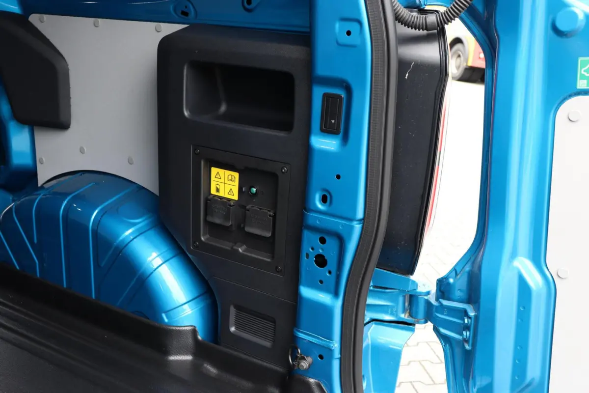 L1H1 SPORT 65 kWh l ELEK. SCHUIFDEUR l B&O SOUND l PRO POWER l FULL OPTION!