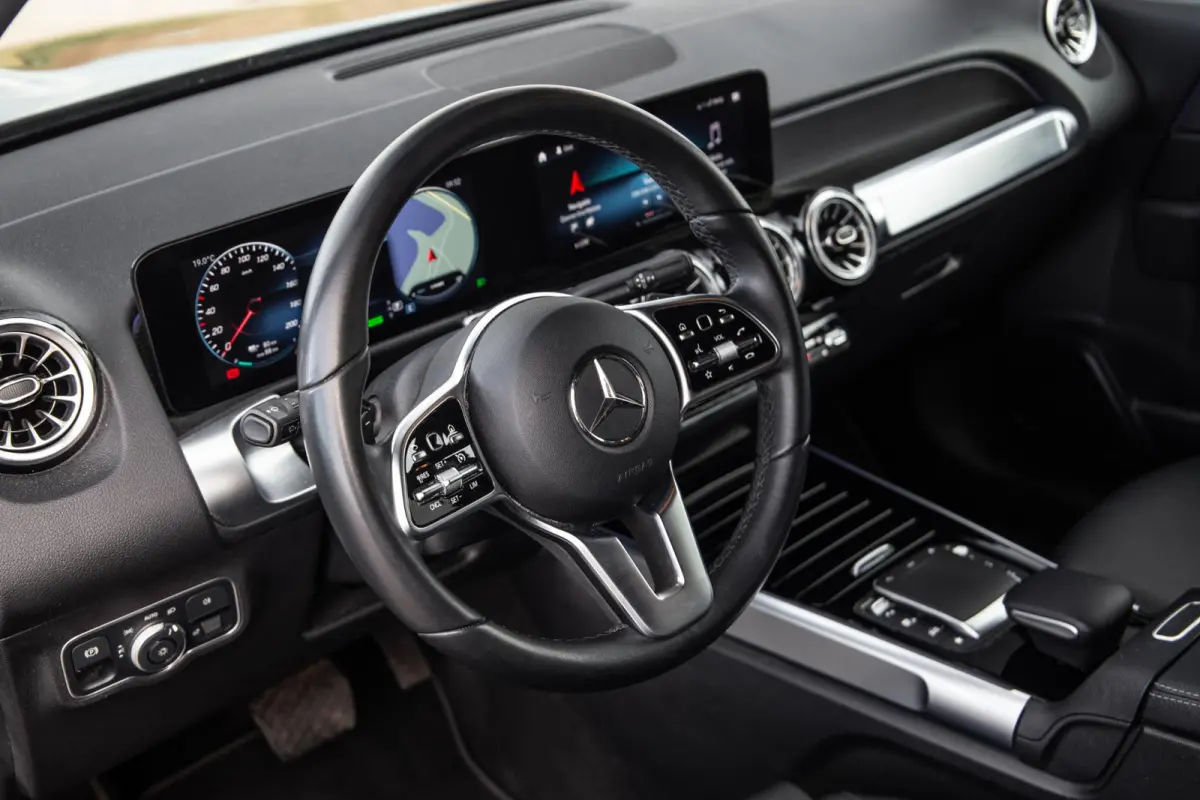 300 4MATIC AMG Line 67 kWh CARPLAY / CAMERA / SFEERVERLICHTING / LEER / STOELVERWARMING