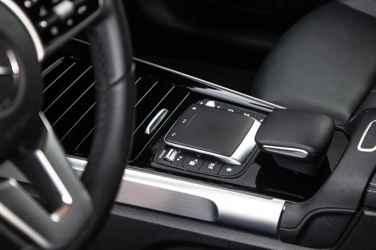 300 4MATIC AMG Line 67 kWh CARPLAY / CAMERA / SFEERVERLICHTING / LEER / STOELVERWARMING
