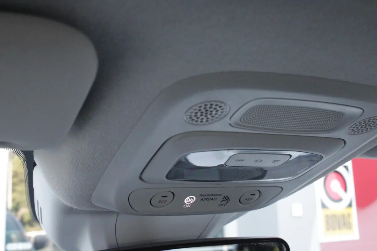 1.0 Hybrid 65PK TORINO LAUNCH EDITION | DRAADLOZE APPLE CARPLAY/ANDROID AUTO | PARKEERSESOREN ACHTER | 16" LICHTMETALEN VELGEN "BURNISHED" | LED KOPLAMPEN "INFINITY" | CLIMATE CONTROL | DAB+
